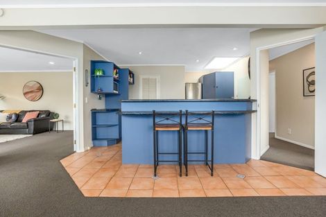 Photo of property in 47 Hicks Close, Whitby, Porirua, 5024
