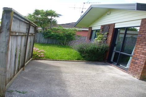 Photo of property in 99 West Harbour Drive, West Harbour, Auckland, 0618