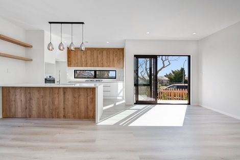 Photo of property in 11a Merida Place, Unsworth Heights, Auckland, 0632