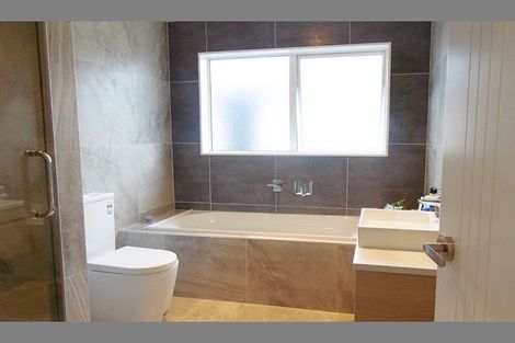 Photo of property in 26 Craigs Way, Hobsonville, Auckland, 0616