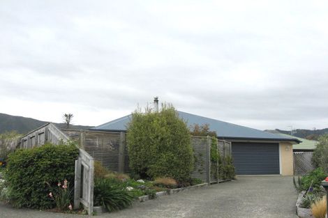 Photo of property in 12 Baxter Place, Stoke, Nelson, 7011