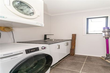 Photo of property in 2 Monterey Drive, Balclutha, 9230