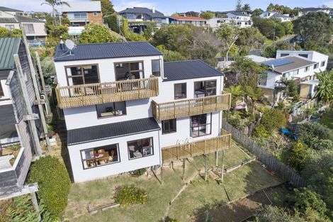 Photo of property in 2/4 Danbury Drive, Torbay, Auckland, 0630