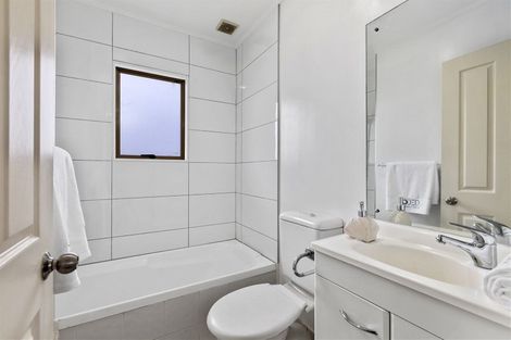 Photo of property in 7 Lockington Avenue, Henderson, Auckland, 0612