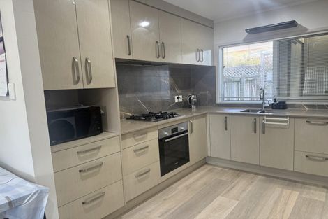 Photo of property in 3/96 Titirangi Road, New Lynn, Auckland, 0600