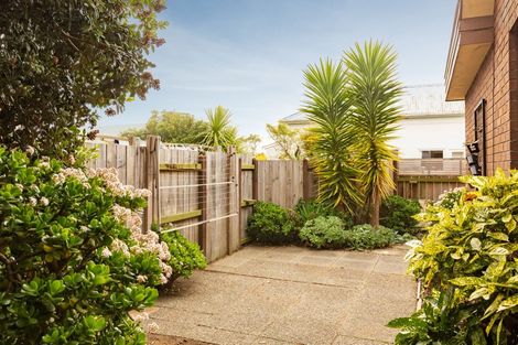 Photo of property in 2/4 Collingwood Street, The Wood, Nelson, 7010