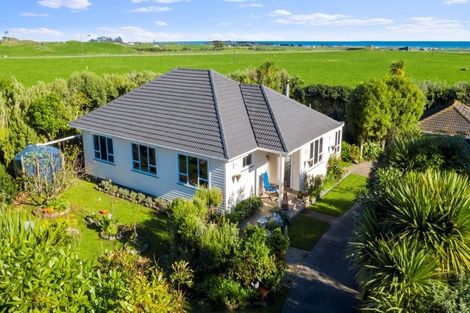 Photo of property in 7091 South Road, Warea, New Plymouth, 4381