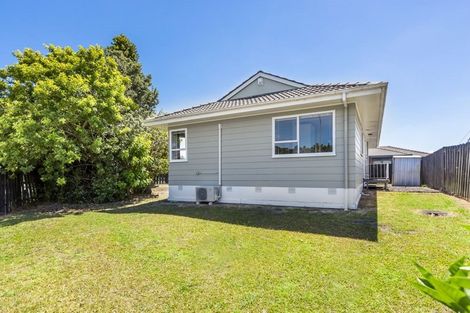 Photo of property in 1/1 Barbados Drive, Unsworth Heights, Auckland, 0632