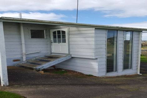 Photo of property in 16 Babich Road, Henderson Valley, Auckland, 0614