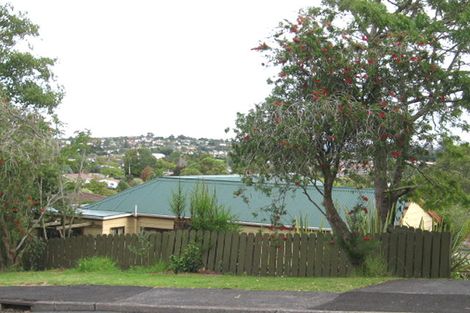 Photo of property in 11 Fitzherbert Avenue, West Harbour, Auckland, 0618