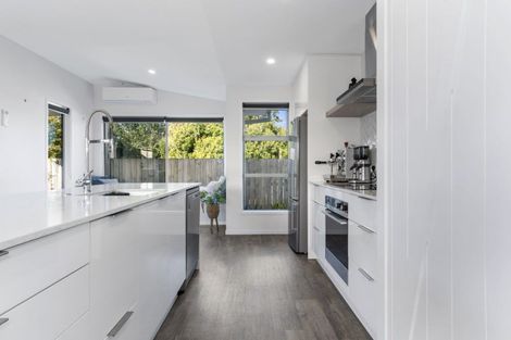 Photo of property in 8 Applin Lane, Pyes Pa, Tauranga, 3112