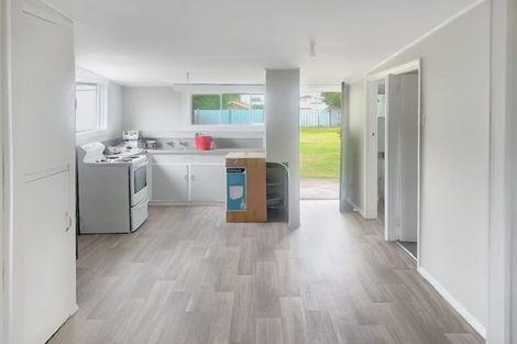 Photo of property in 17 Shortt Street, Foxton Beach, Foxton, 4815