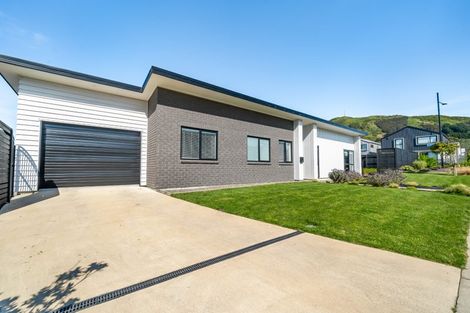 Photo of property in 1 Taraiti Crescent, Kenepuru, Porirua, 5022