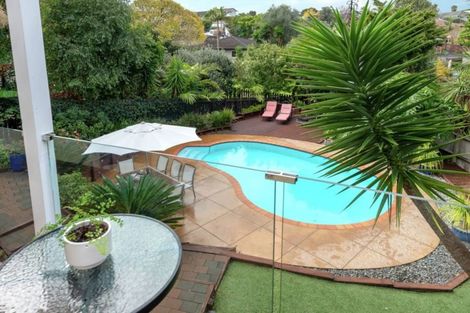 Photo of property in 12 Regia Close, Half Moon Bay, Auckland, 2012