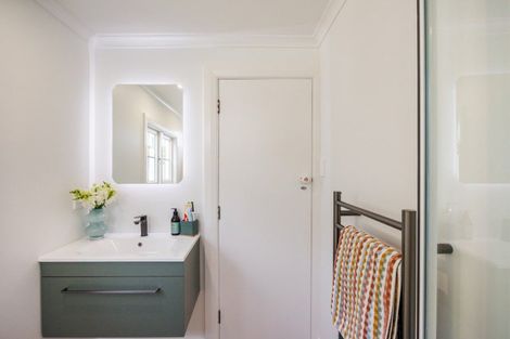 Photo of property in 11 Elmira Avenue, Hokowhitu, Palmerston North, 4410