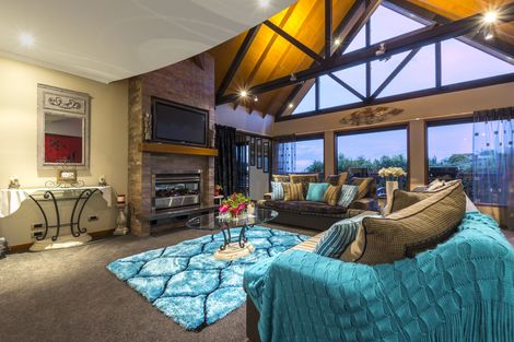 Photo of property in 17 Roger Guy Place, Welcome Bay, Tauranga, 3175