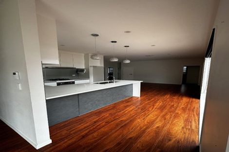 Photo of property in 26 Koroheke Road, Takanini, 2110