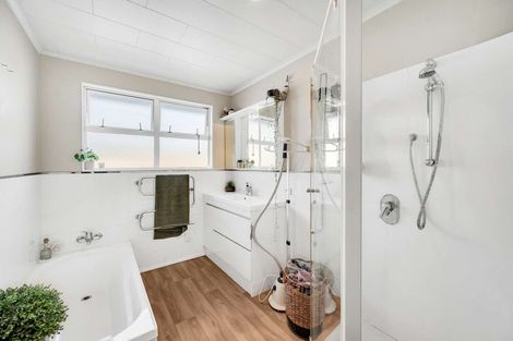 Photo of property in 1 D'arcy Place, Taradale, Napier, 4112