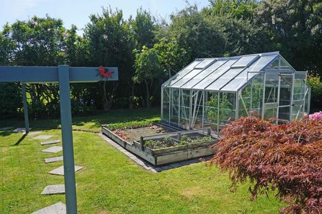 Photo of property in 24 Avenue North Road, Levin, 5510