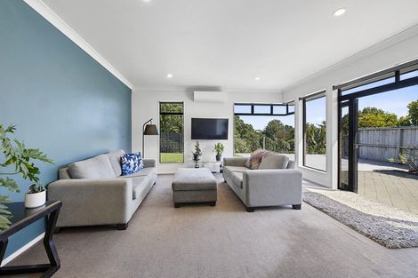 Photo of property in 16 Karina Road, Merrilands, New Plymouth, 4312