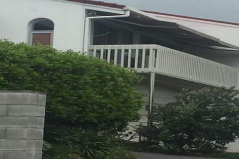 Photo of property in 2/19 Westwell Road, Belmont, Auckland, 0622