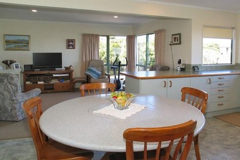 Photo of property in 5 Padstow Place, Camborne, Porirua, 5026