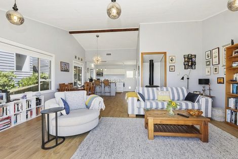 Photo of property in 14 Kenef Road, Paremata, Porirua, 5024