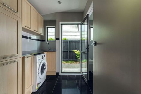 Photo of property in 10 Harkness Place, Avonhead, Christchurch, 8042