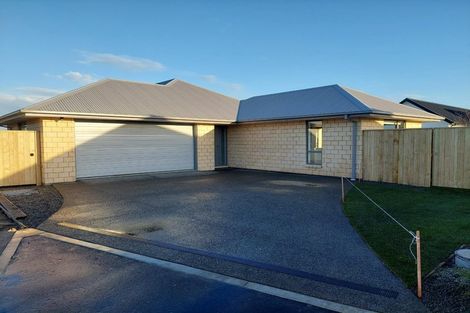 Photo of property in 118 Shillingford Boulevard, Rolleston, 7615