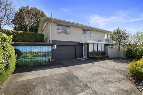 Photo of property in 6 Te Mara Place, Merrilands, New Plymouth, 4312