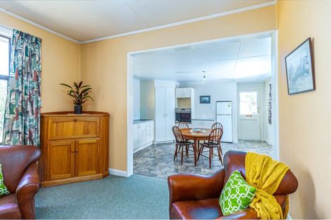 Photo of property in 99 Templer Street, Geraldine, 7992