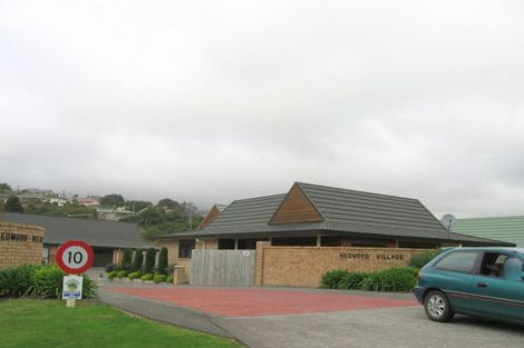 Photo of property in Redwood Village, 40/42 Main Road, Tawa, Wellington, 5028