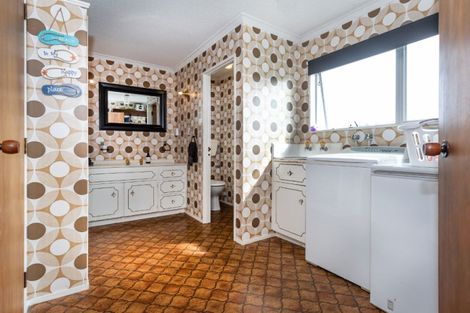 Photo of property in 320 Ocean Road, Whangamata, 3620