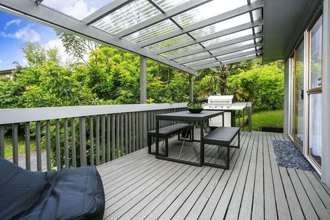 Photo of property in 20 Pavola Grove, Glenfield, Auckland, 0629