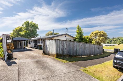 Photo of property in 41 Riversdale Drive, Merrilands, New Plymouth, 4312