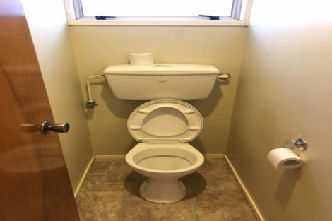 Photo of property in 58 Everglade Drive, Goodwood Heights, Auckland, 2105