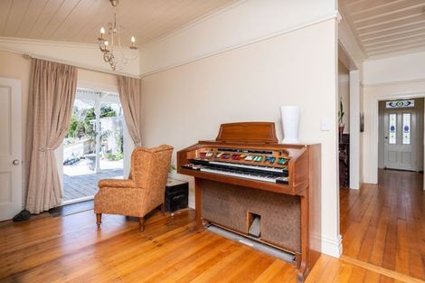 Photo of property in 5 Hook Road, Paparoa, 0571