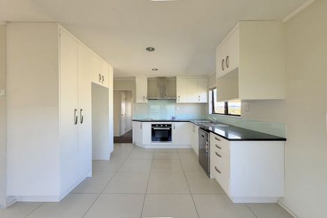 Photo of property in 25 Jay Court, Botany Downs, Auckland, 2010