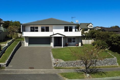 Photo of property in 2 Golders Place, Richmond Heights, Taupo, 3330