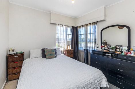 Photo of property in 30 Seabrook Avenue, New Lynn, Auckland, 0600