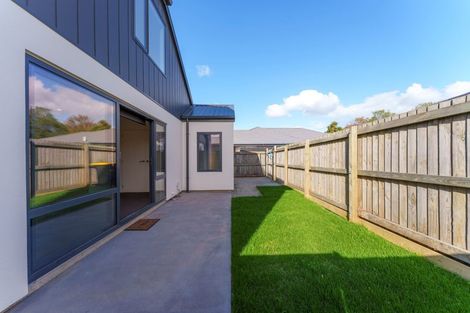 Photo of property in 30a Paddington Street, Northcote, Christchurch, 8052