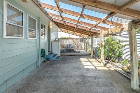Photo of property in 106 Hinau Street, Castlecliff, Whanganui, 4501