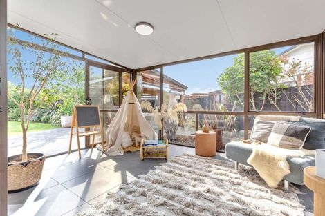 Photo of property in 36 Kirsten Place, Parklands, Christchurch, 8083