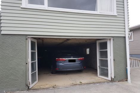 Photo of property in 519a East Coast Road, Murrays Bay, Auckland, 0630