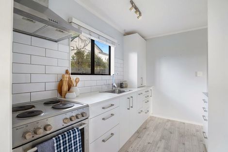 Photo of property in 15a Ngahere Views, Orewa, 0931