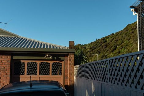 Photo of property in 182a Whites Line East, Waiwhetu, Lower Hutt, 5010