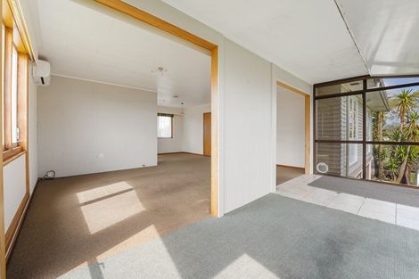 Photo of property in 49 Nevada Drive, Merrilands, New Plymouth, 4312