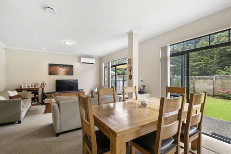 Photo of property in 24 Villanova Place, Albany, Auckland, 0632