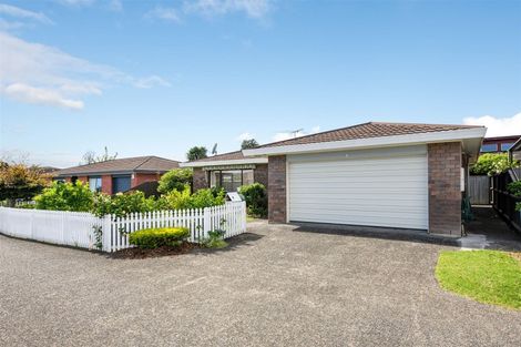 Photo of property in 4/39 Swanson Road, Henderson, Auckland, 0610