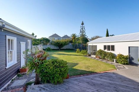 Photo of property in 12 Meeanee Quay, Westshore, Napier, 4110